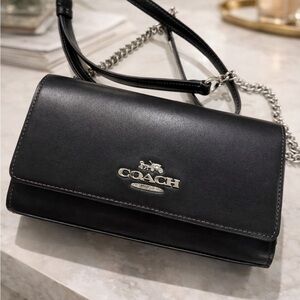 Coach Black Flab Clutch on Chain
Style CP034